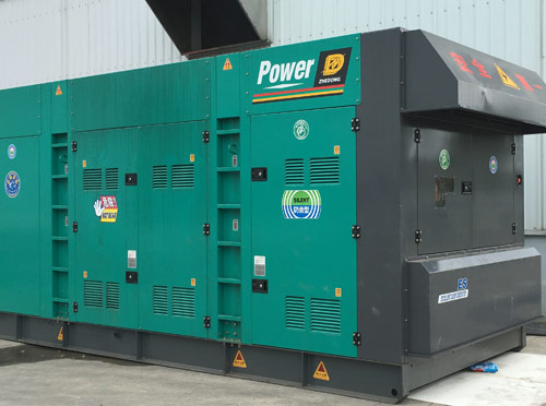 崇信升级发电机组的过程中需要注意哪些安全事项？