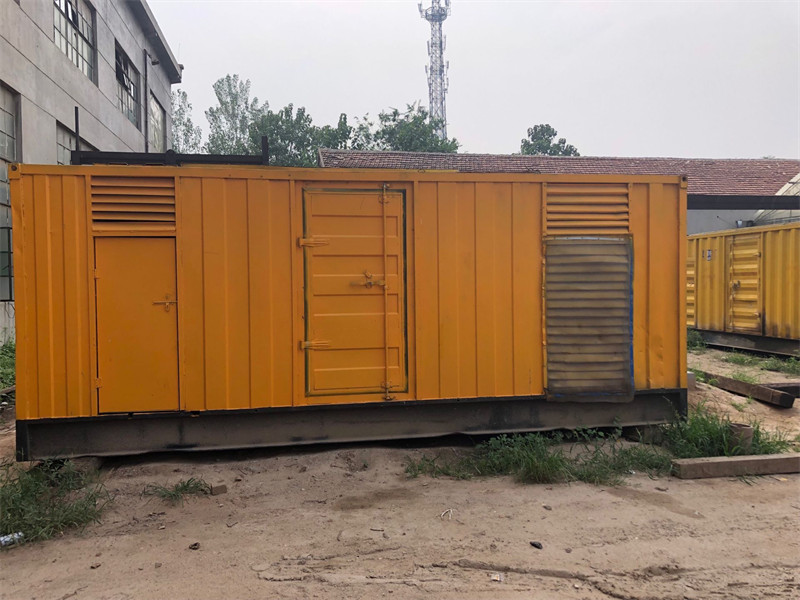 崇信发电机出租进行负载测试时，电瓶电量不足的具体判断标准是什么？